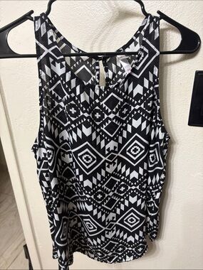 Xhilaration Black & White Geometric Aztec Tank